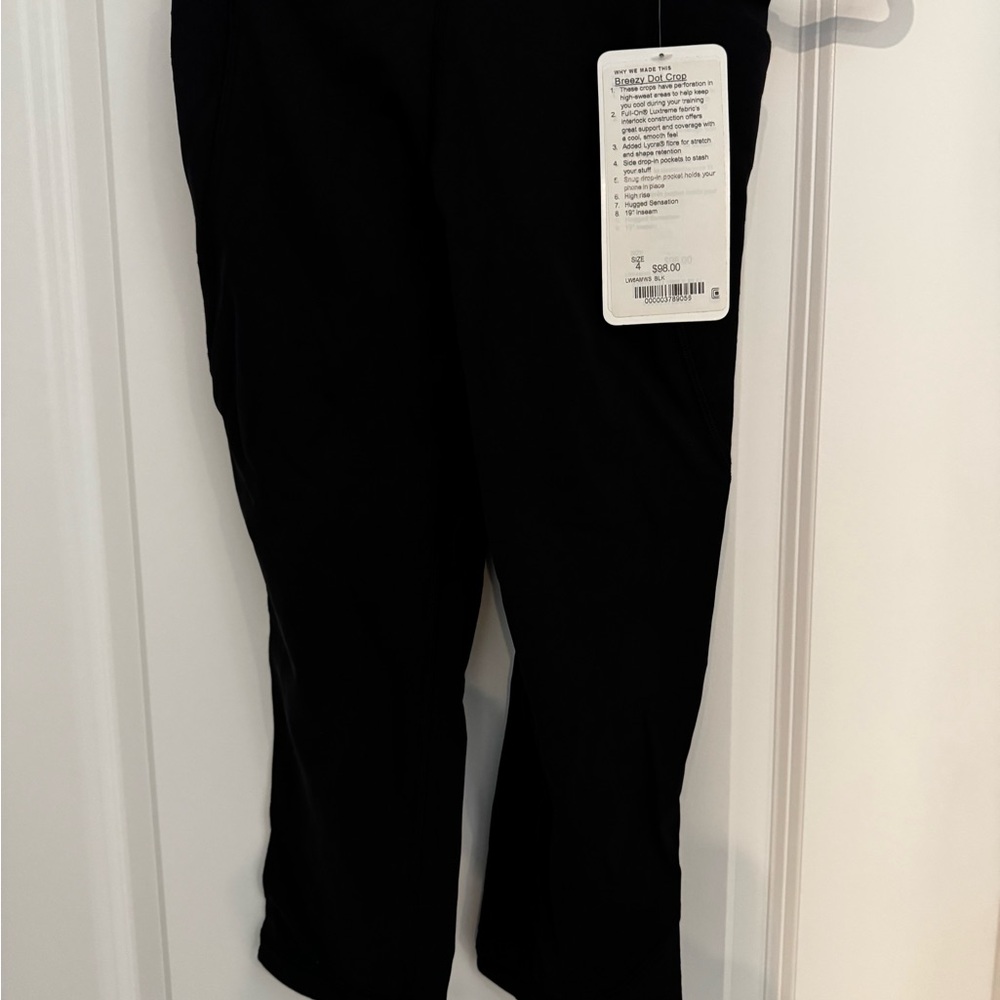 Lululemon Black Breezy Dot Crop